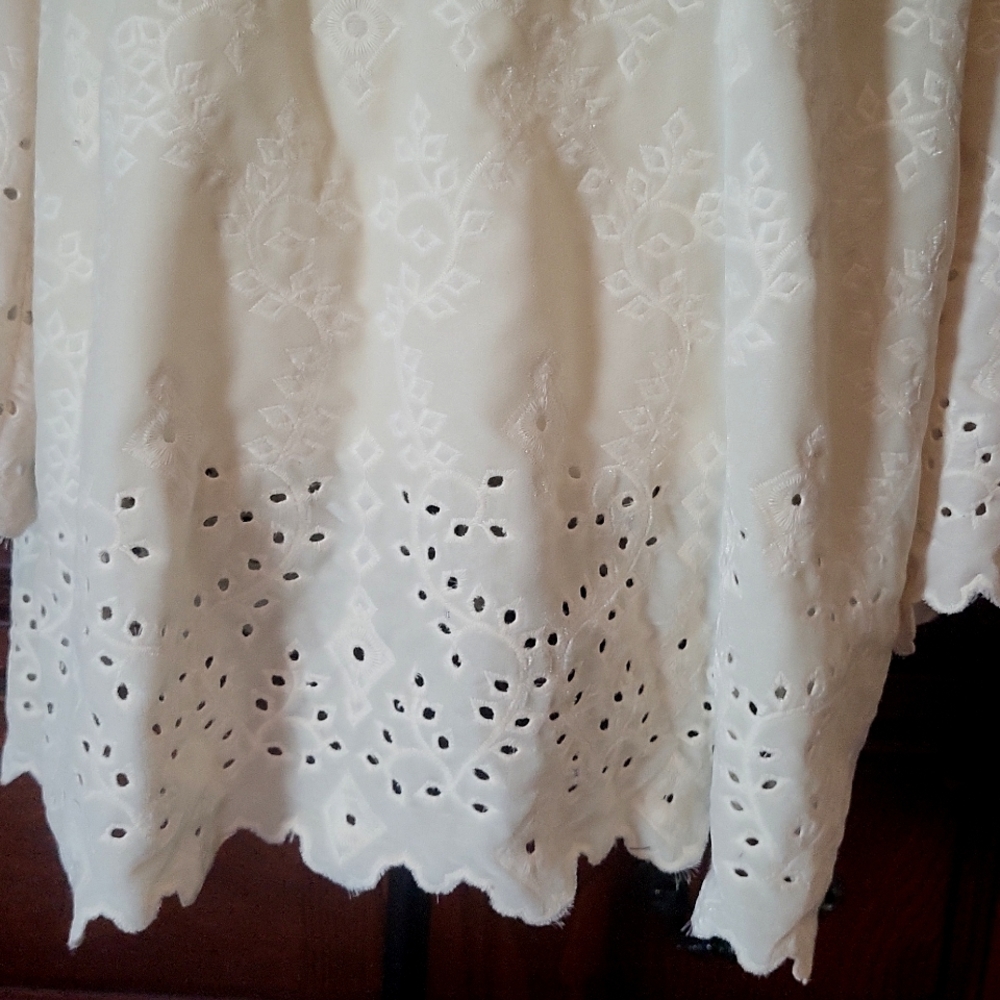 John Mark Creamy Velvet Embroidered Tunic - Picture 5 of 10